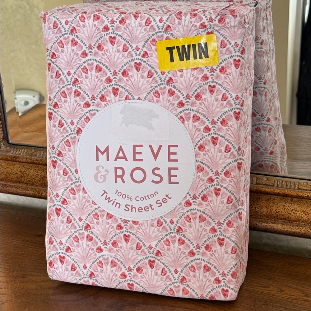 Maeve & Rose Twin Sheet Set. 100% Cotton. - Picture 3 of 12
